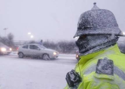 Châu Âu tê liệt vì tuyết 